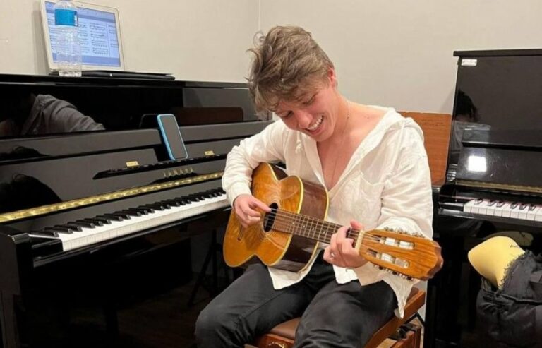 Conheça Henrique Martinez, novo cantor e compositor paulista