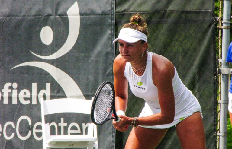 Atleta da Rio Tennis Academy, Iryna Shymanovich derruba top 100 e vai às quartas no WTA de Stanford