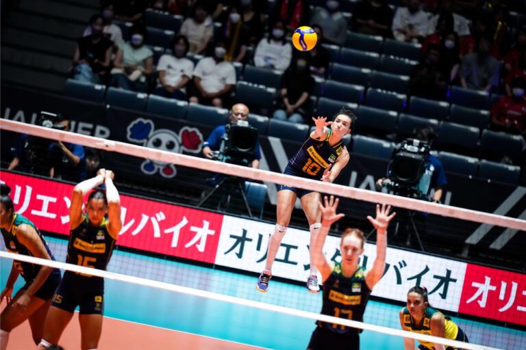 Seleção feminina vence Peru e consegue segunda vitória no Pré-Olímpico de vôlei