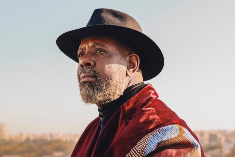 Péricles apresenta músicas do seu novo álbum na 4ª edição do The Music Beach