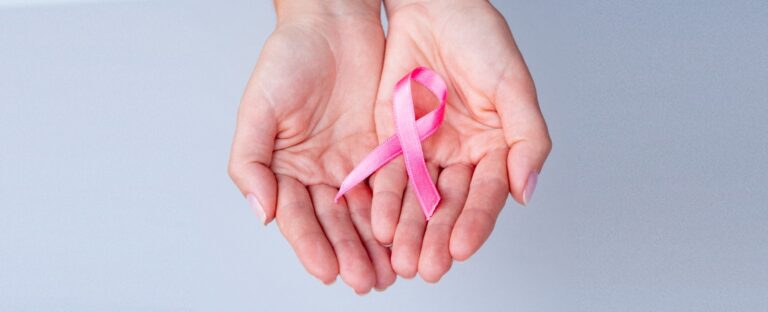 Outubro Rosa: mulheres devem manter seu autocuidado anual e olhar para mamas com amor e atenção