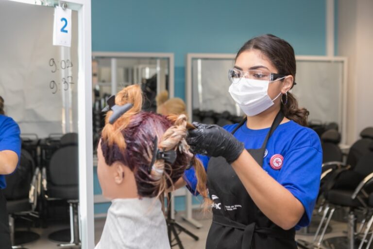 Estudante do Senac em Uberlândia embarca para representar Minas em competição nacional de profissões
