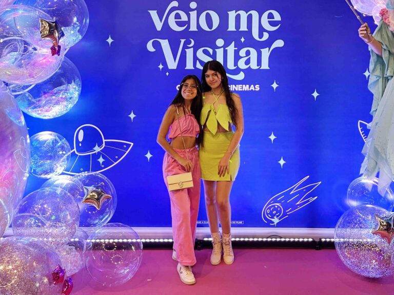 Helena Strada e Natthália Gonçalves prestigiam pré-estreia do novo longa de Xuxa
