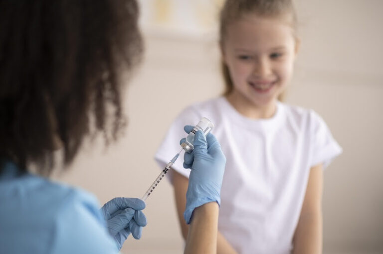 Vacinação infantil é essencial para manutenção da saúde dos pequenos 
