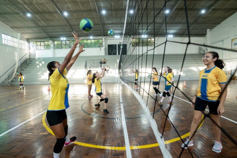 Sesc oferece mais de 2.000 vagas GRATUITAS na Escola de Esportes e Cursos de Arte e Cultura em 15 unidades