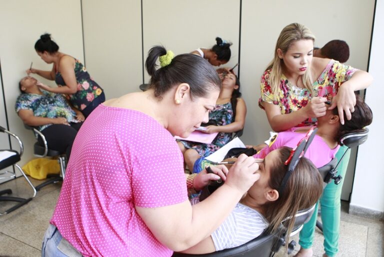 Prefeitura segue oferecendo 18 Cursos Profissionalizantes gratuitos