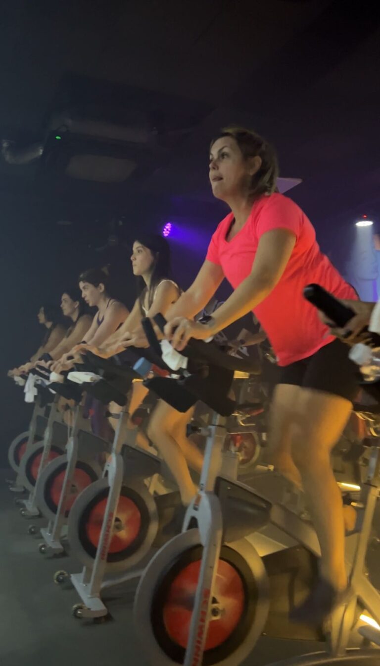 Bike indoor: os benefícios da atividade para o emagrecimento e o bem estar humano 