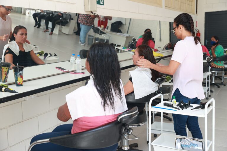 Centros profissionalizantes da Prefeitura retornam às atividades com mais de 30 cursos
