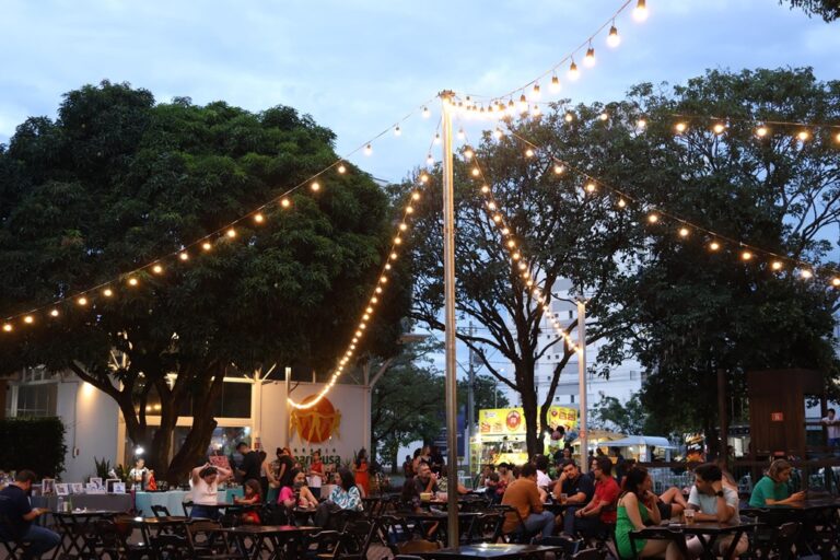 Ritmo de carnaval marca evento no Espaço Ciranda em Uberlândia (MG)