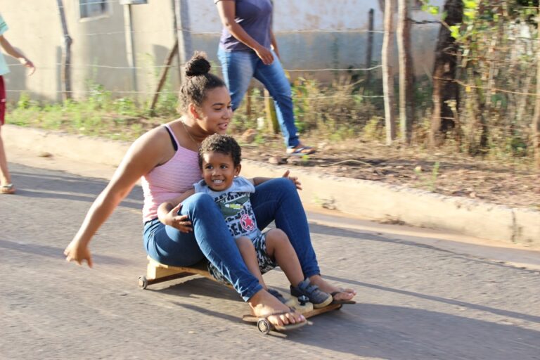 Crianças no carnaval: cuidados vão desde os bloquinhos até as redes sociais