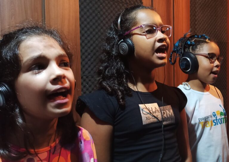 Centenas de crianças gravam disco com Emcantar nesta semana