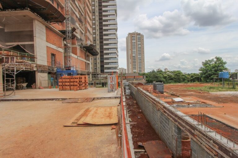 Setor da construção civil promove amplo trabalho de combate à dengue em Uberlândia
