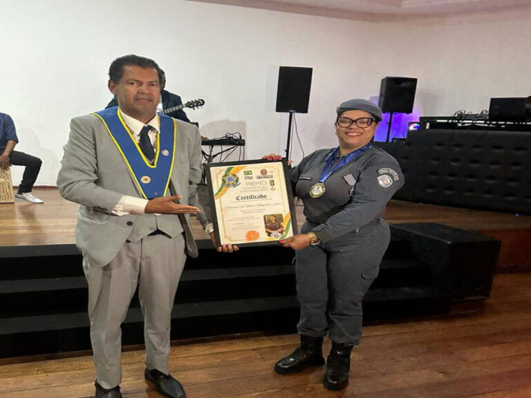 Romildo dos Santos homenageia o Batalhão de Polícia,  em São Paulo