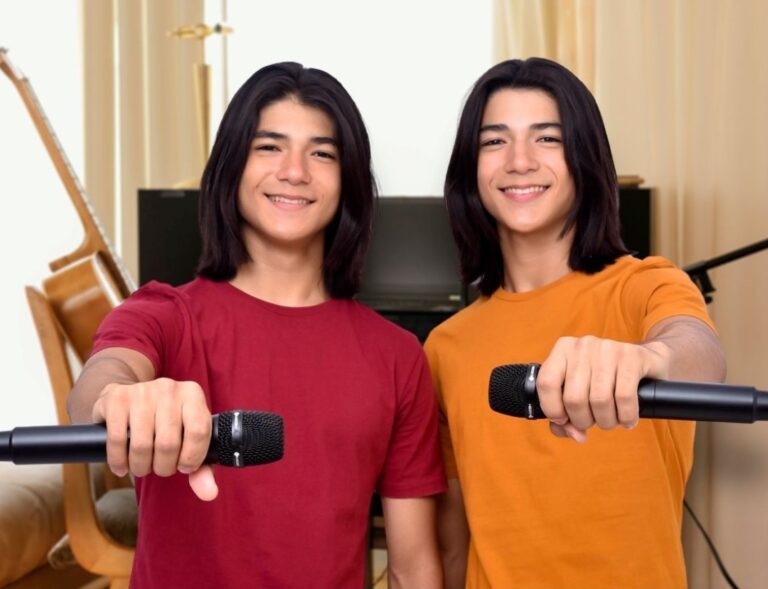 Marcos e Vinicius estreiam com o CD “Forró no 220”
