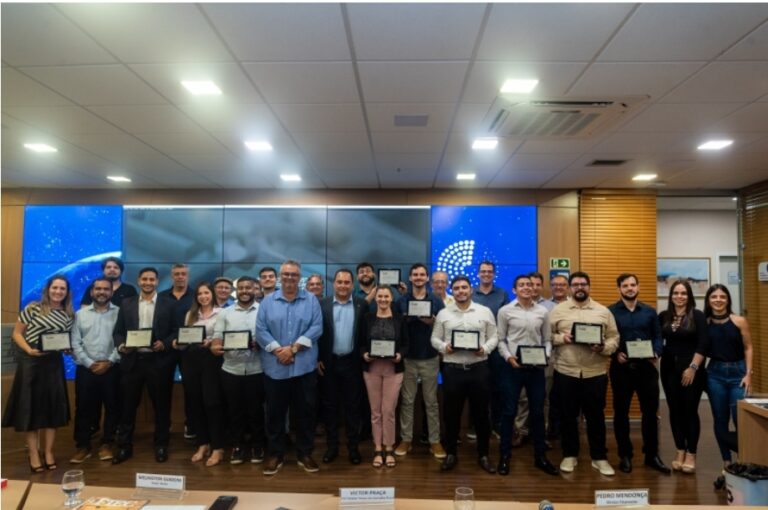 Empresários do setor eletro metalmecânico se reúnem para debater futuro da indústria em encontro promovido pelo SIMEC