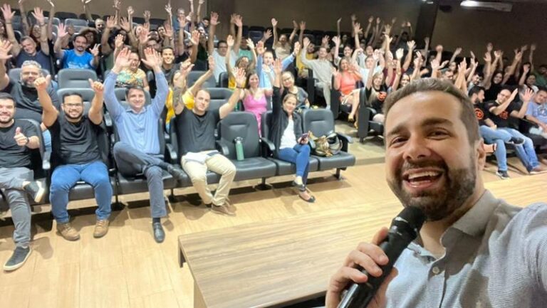 Dinâmicas em Grupo: Como Flavio Muniz Está Transformando o Treinamento em Vendas