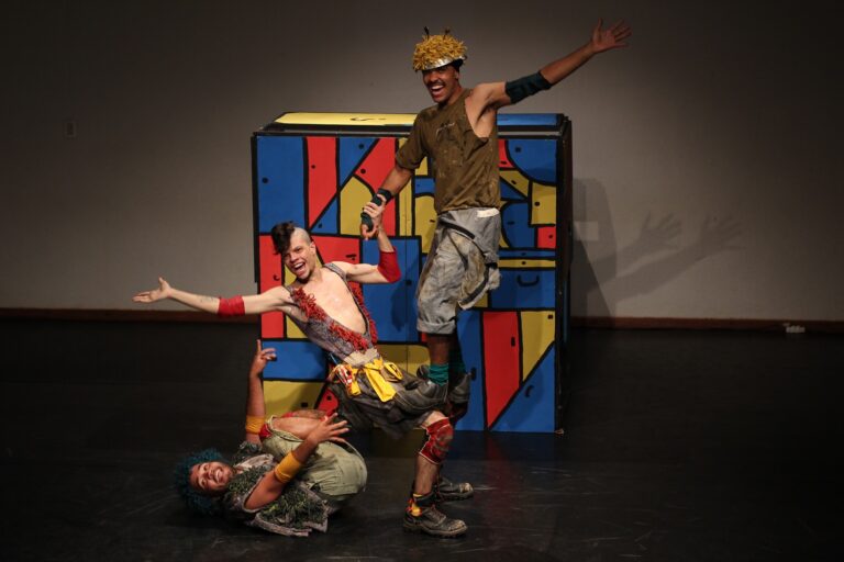 Mostra de teatro tem programação com espetáculos de grupos e artistas de Minas Gerais