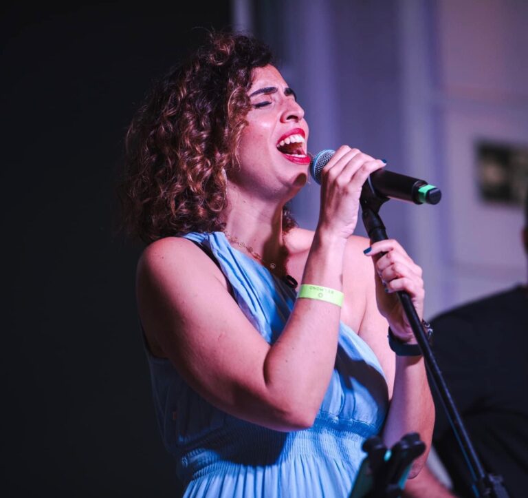 Raphaella Souza faz mini turnê do show Jazz Sessions, de quarta (29) a sábado (01), na Região dos Lagos, RJ.