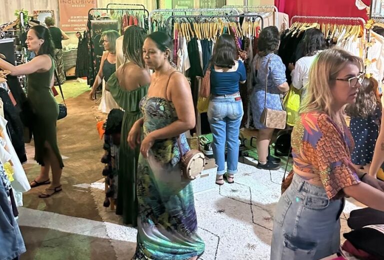 Feira em Uberlândia reúne em um único espaço brechós e doceria
