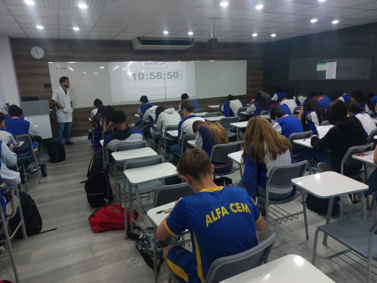Rede Alfa CEM Bilíngue atinge 430 medalhas na Olimpíada Canguru de Matemática