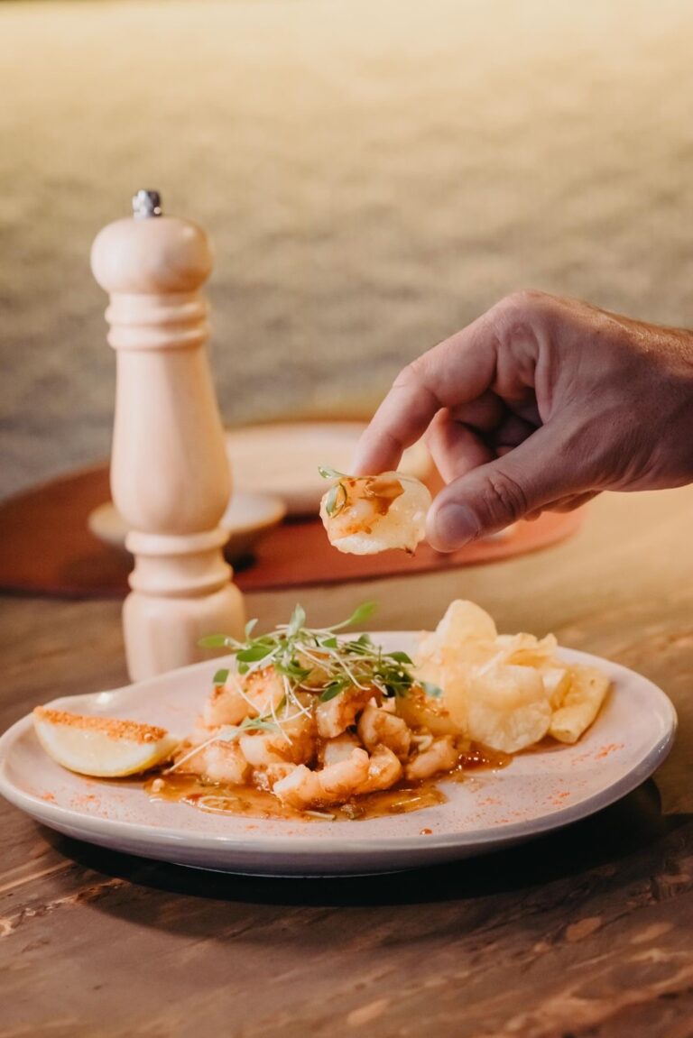 De canapé a sobremesas: confira dicas e receita de prato com batatas para fazer em casa