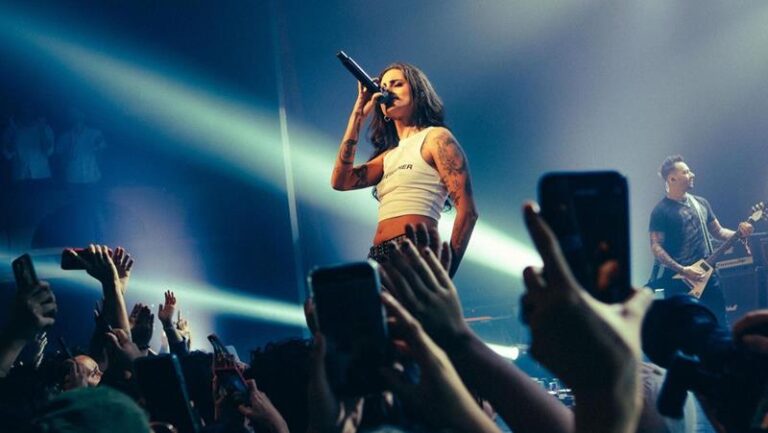 Ex-The Voice e destaque do Lollapalooza 2024, Day Limns leva VÊNUS≠netuno Tour” à São Paulo