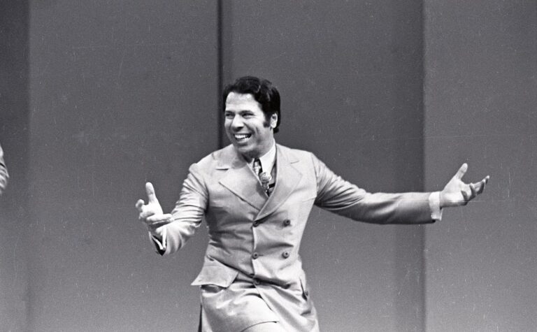 Morre aos 93 anos, o ícone da televisão brasileira, Silvio Santos