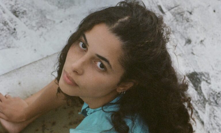 Cantora e compositora brasileira de R&B/Bossa Nova, Alici anuncia novo single ‘Matar Saudade’
