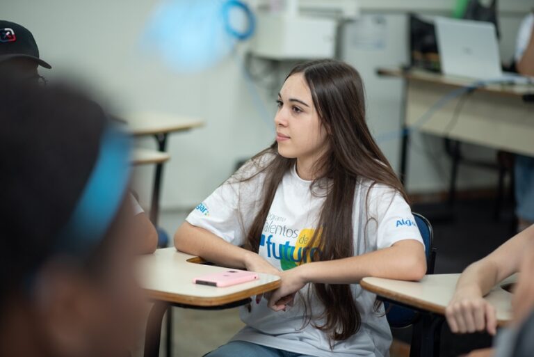 Últimos dias para jovens se inscreverem para formação gratuita em competências comportamentais e técnicas