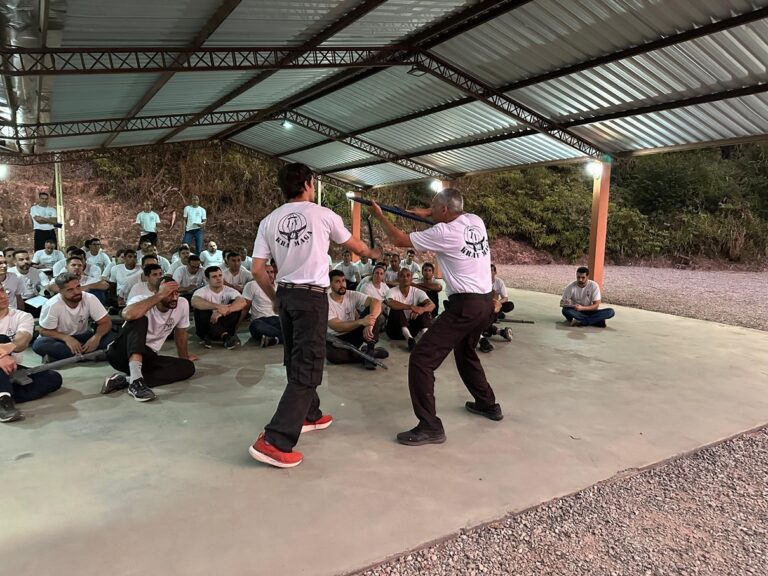 Minas Gerais marcou presença no curso de especialização de instrutores do Krav Maga Mestre Kobi para treinamentos ao público militar