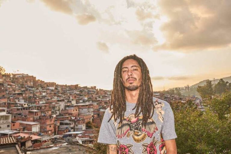 Família Sagrada Família e Favela Grime: A Revolução Musical de MC Alfina