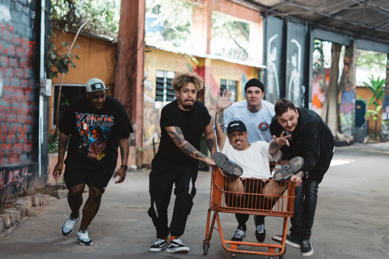 PENSE anuncia show gratuito em São Paulo e recebe as bandas Institution e Last Warning
