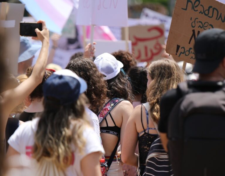 Associações convocam manifestação contra aumento das taxas de cidadania italiana