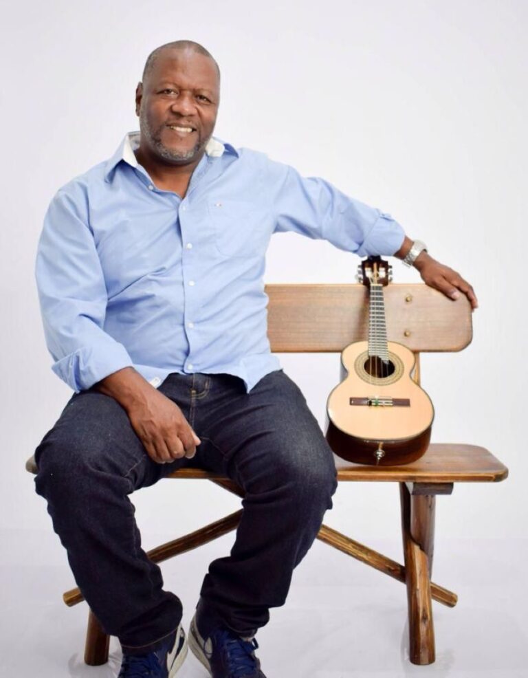 Serginho Procópio faz show na próxima terça-feira (10), comemorando 35 anos de carreira.