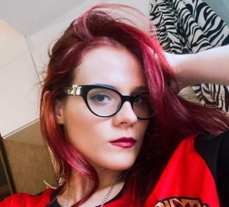 “Sistema: A Época do Imediatismo” – Livro de MC Barbie DO