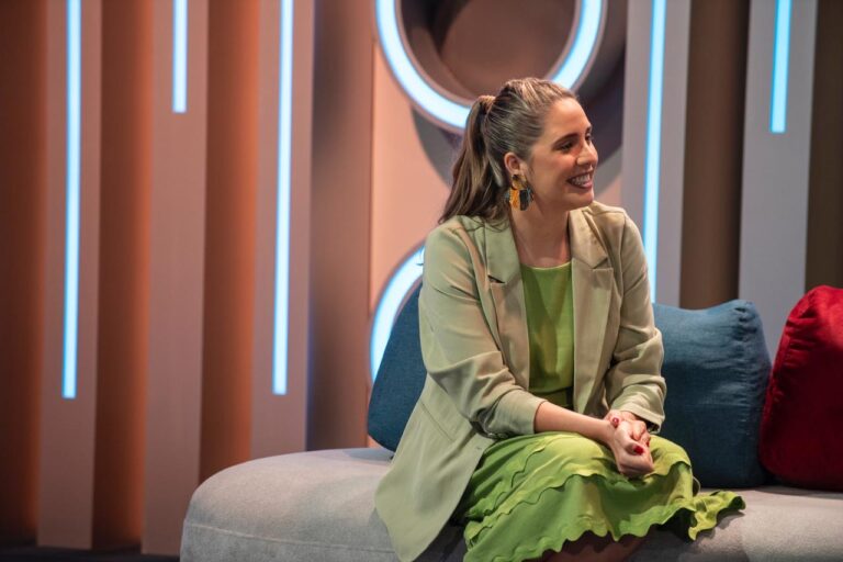 Baiana Manu Avena é TOP 5 no Reality “Craque da Voz”sendo a única mulher a seguir na competição