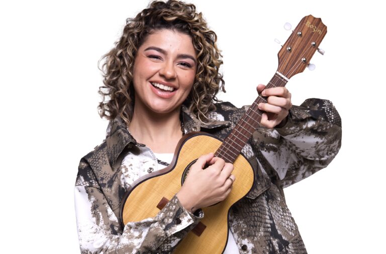 Karenzinha anuncia turnê pela Europa em 2024