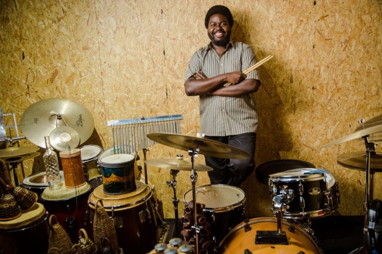 Campanha leva a magia do Natal ao Granja Marileusa