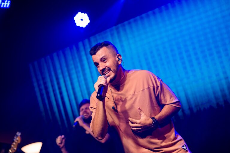 Stéfanno Dias lança “Nada Me Afasta de Ti” e destaca o poder do devocional diário