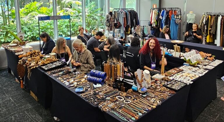 Feiras de Natal: núcleos de artesanato da Aciub oferecem opções de presentes valorizando a produção local