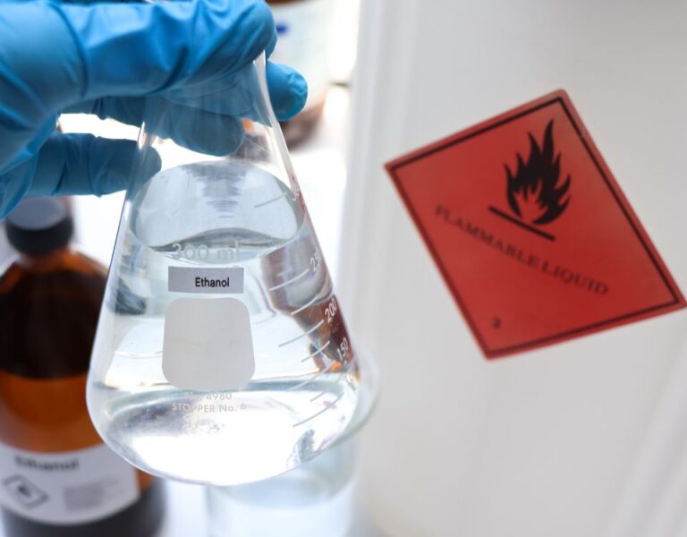 Perspectivas 2025: Transformações e Desafios para a Indústria Química Brasileira