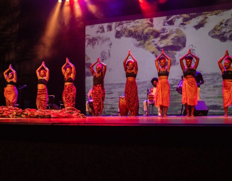 Cia Baobá Minas celebra ancestralidade no I Festejo do Prêmio Zumbi de Cultura no Palácio das Artes