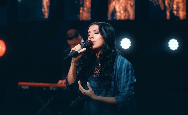 Duda Santos ressignifica a dor da perda em “Eu Confio em Ti”