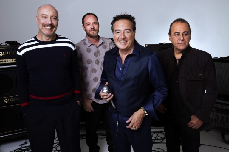 IRA! agita Contagem com show nostálgico e hits que marcaram os anos 80