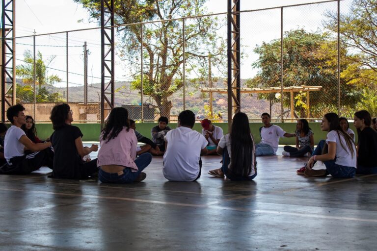 Grupontapé celebra Dia Internacional do Teatro e Dia Nacional do Circo com Oficina de Brincadeiras para crianças