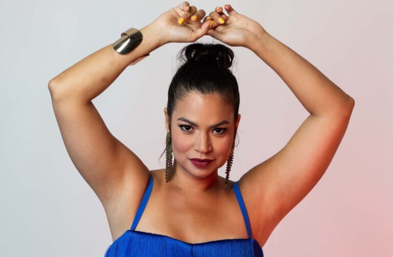 Flávia Bittencourt leva seu “Mar de Rosas” ao palco do projeto Sextas Musicais