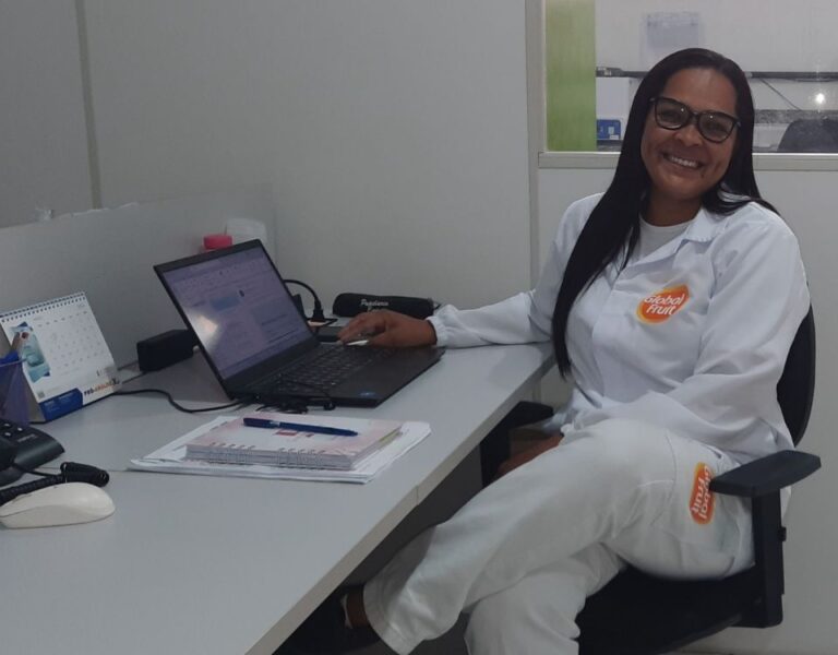 Entre filhos, estudos e trabalho, mães que chefiam suas casas contam com empresas para seguir adiante