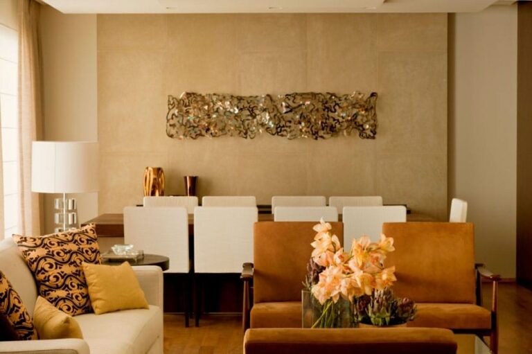 A força do aço encontra a fluidez da vida em uma série inédita de esculturas no Uberlândia Shopping