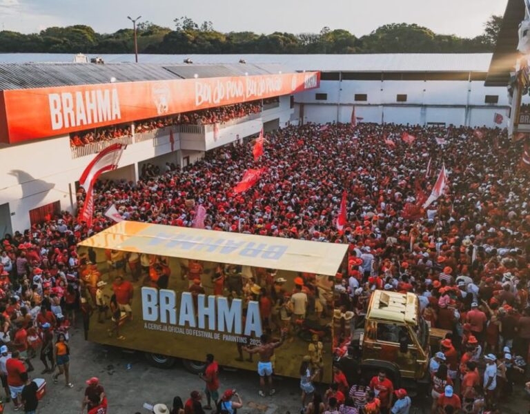 Brahma leva caminhão dourado para celebração do título do Garantido