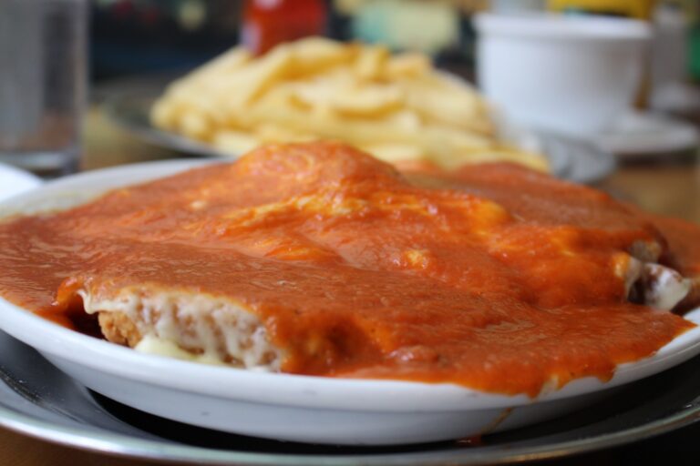 Dunguinhas destaca variadas opções de Parmegiana para o Almoço do Dia dos Pais